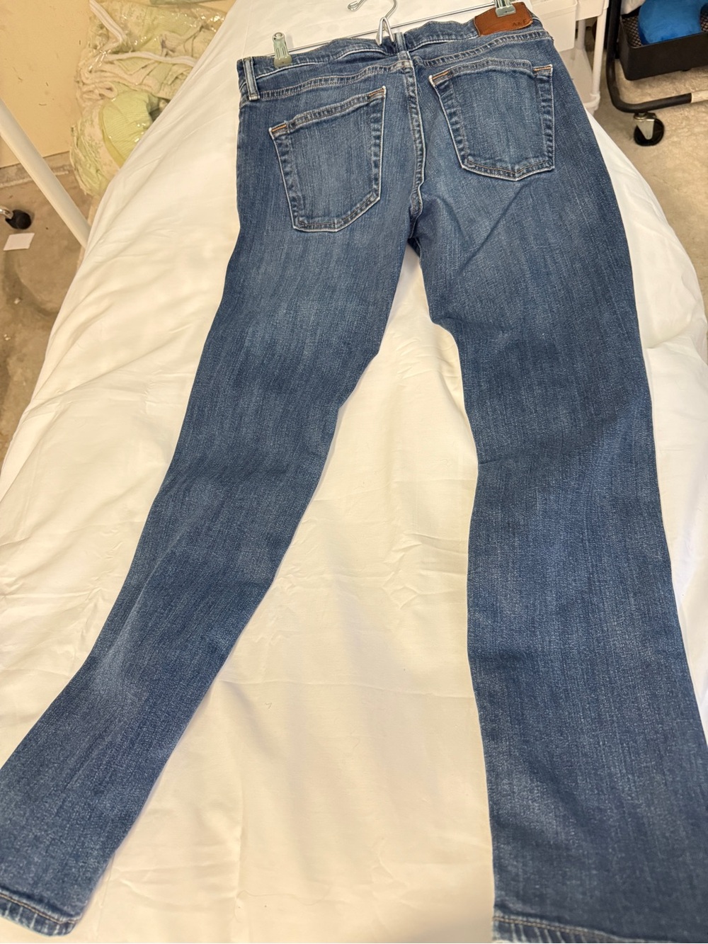 Abercrombie & Fitch Women's Rustin Athletic Slim Jeans in Classic Blue Wash